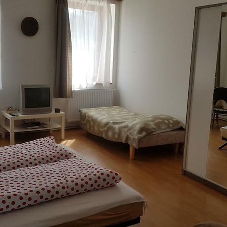 Petra Apartmanok فيليم المظهر الخارجي الصورة
